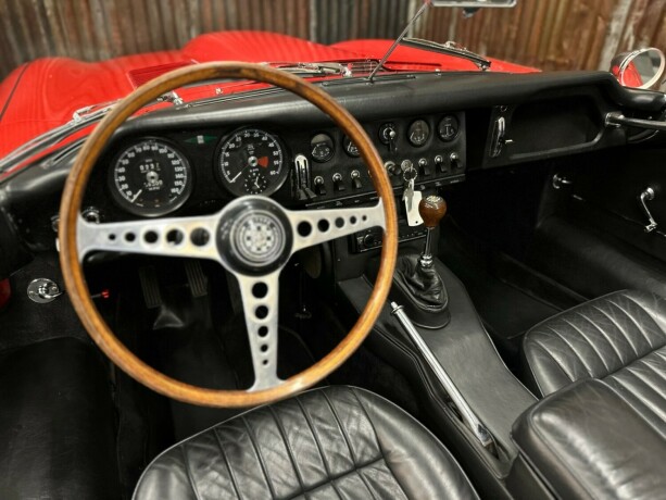 jaguar-e-type-bensin-1967-big-29