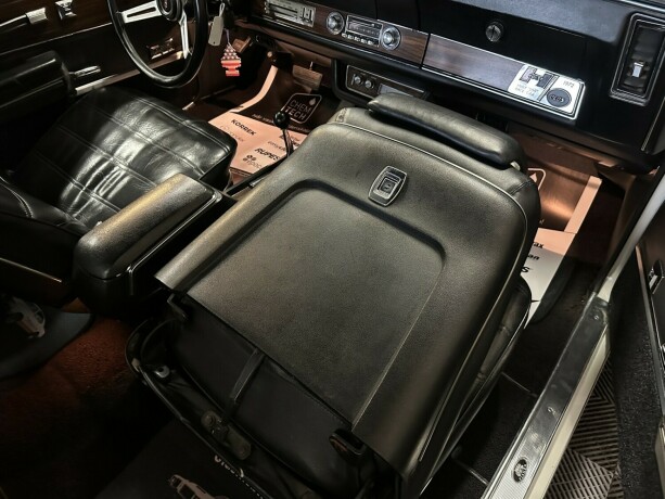 oldsmobile-cutlass-bensin-1972-big-37
