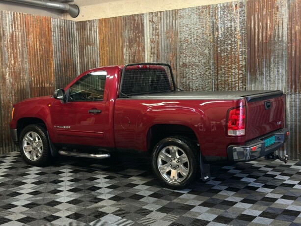 gmc-sierra-bensin-2007-big-11