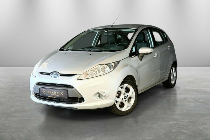 ford-fiesta-bensin-2010-big-0