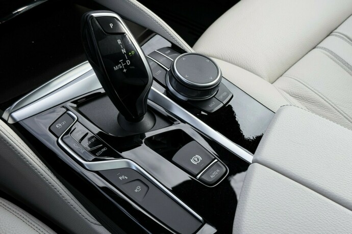 bmw-5-serie-bensin-2019-big-22