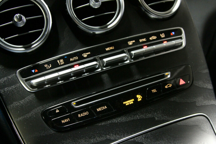 mercedes-benz-glc63-bensin-2018-big-18
