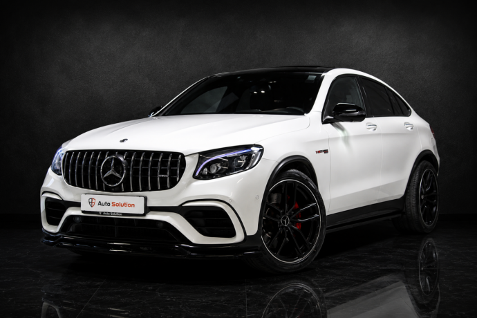 mercedes-benz-glc63-bensin-2018-big-0