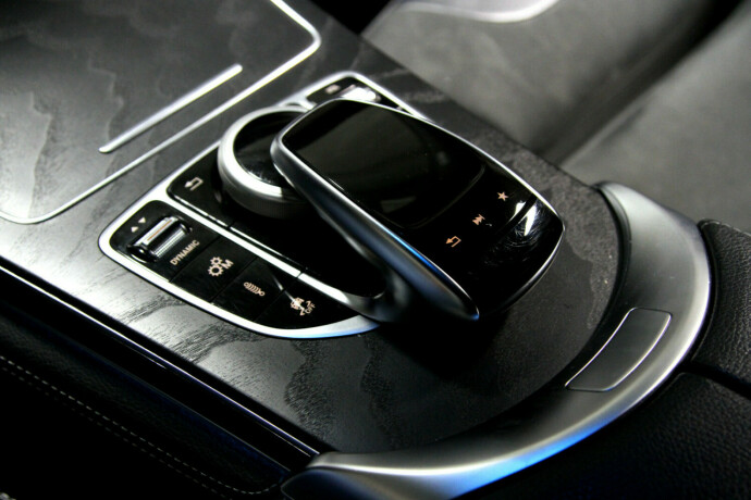 mercedes-benz-glc63-bensin-2018-big-19