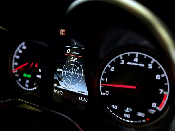 mercedes-benz-glc63-bensin-2018-big-27