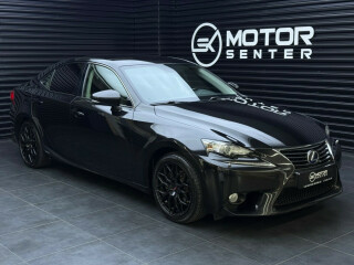 Lexus | IS300h | Elektrisitet+bensin | 2014