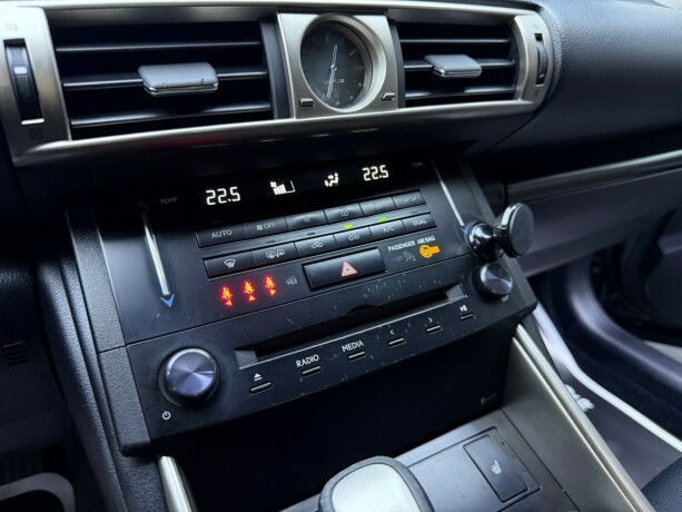 lexus-is300h-elektrisitetbensin-2014-big-23