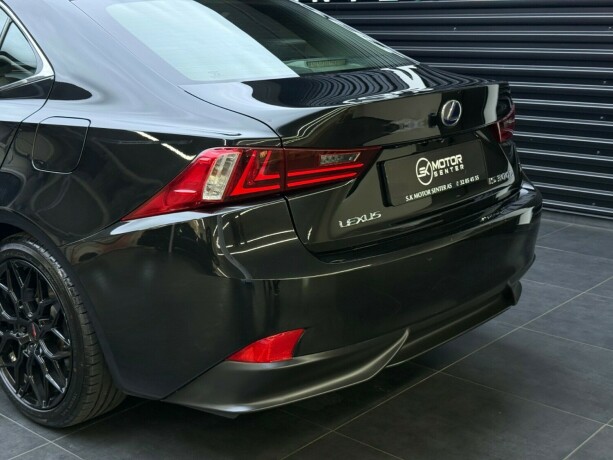 lexus-is300h-elektrisitetbensin-2014-big-5