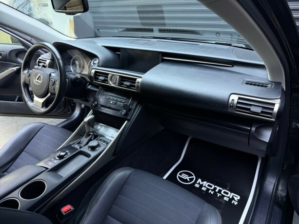 lexus-is300h-elektrisitetbensin-2014-big-11