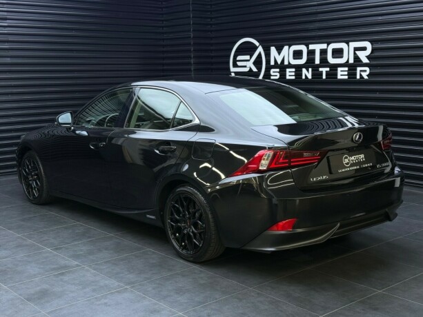 lexus-is300h-elektrisitetbensin-2014-big-1