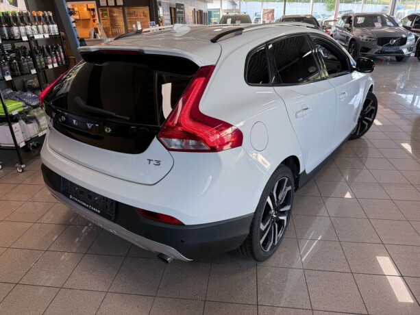 volvo-v40-cross-country-bensin-2018-big-6