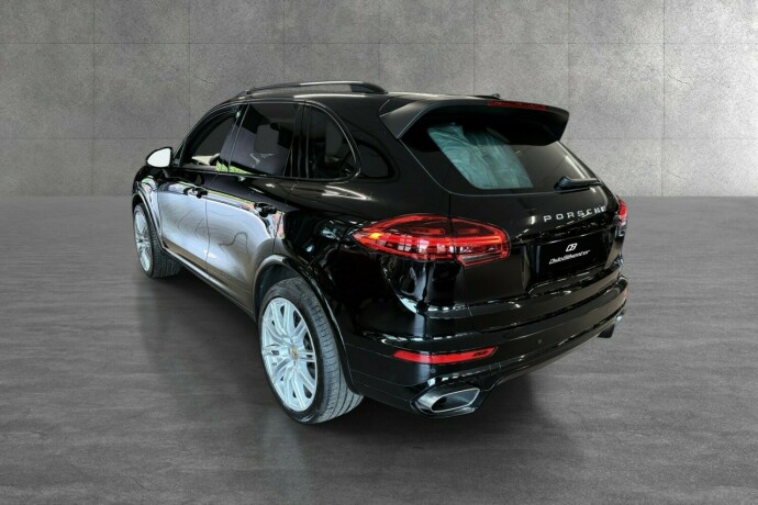 porsche-cayenne-diesel-2016-big-3