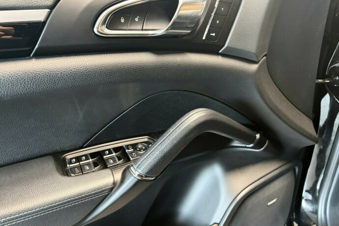 porsche-cayenne-diesel-2016-big-15