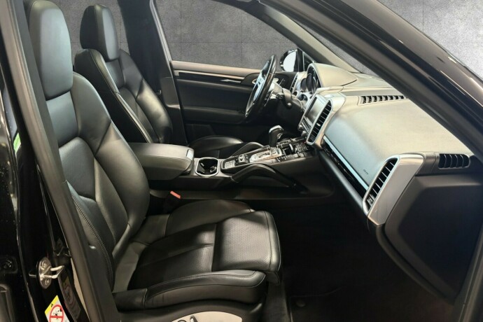 porsche-cayenne-diesel-2016-big-26