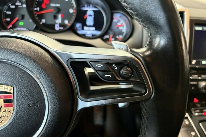 porsche-cayenne-diesel-2016-big-21