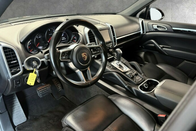porsche-cayenne-diesel-2016-big-9