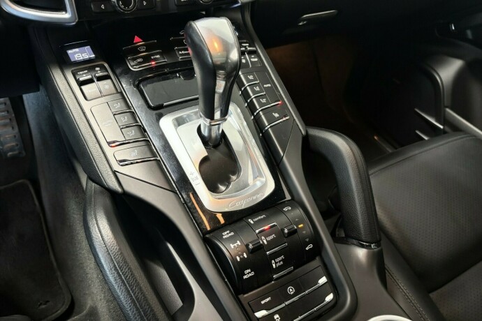 porsche-cayenne-diesel-2016-big-16