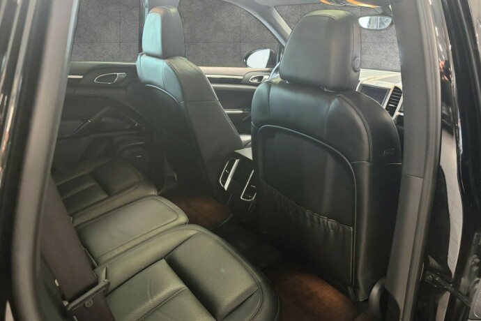porsche-cayenne-diesel-2016-big-25