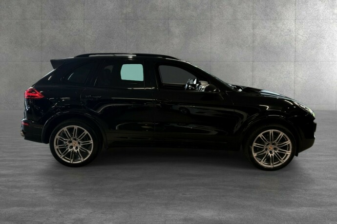porsche-cayenne-diesel-2016-big-6