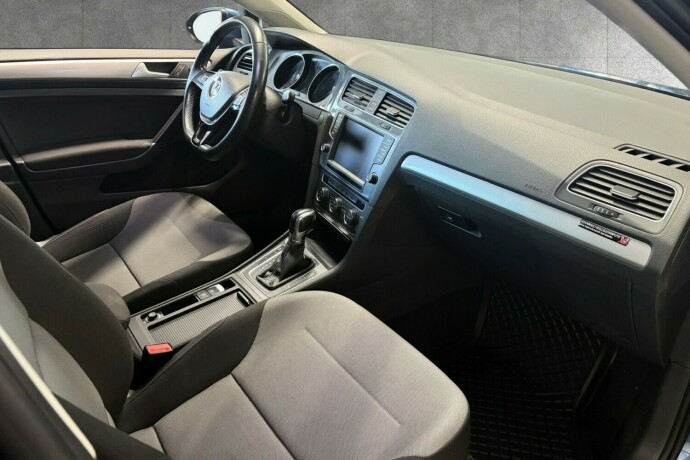 volkswagen-golf-elektrisitet-2015-big-11