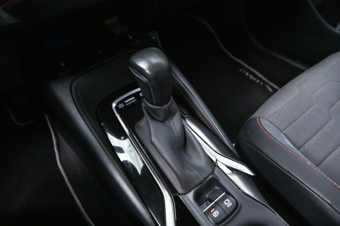 toyota-corolla-elektrisitetbensin-2019-big-19