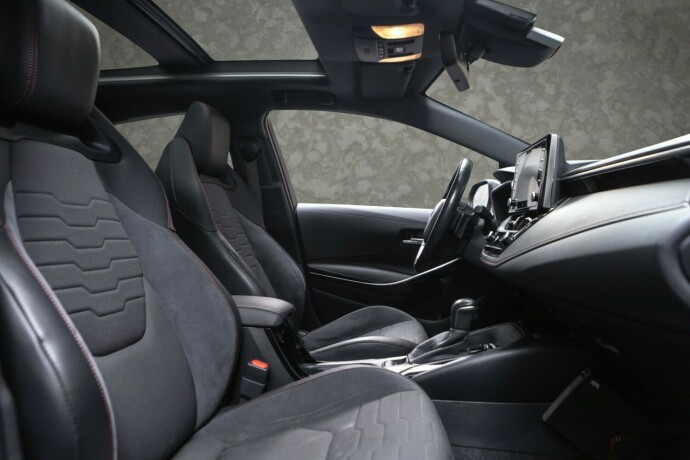 toyota-corolla-elektrisitetbensin-2019-big-26