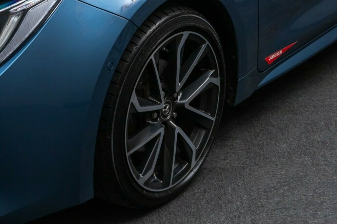 toyota-corolla-elektrisitetbensin-2019-big-4