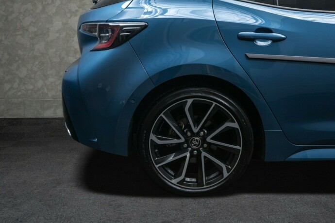 toyota-corolla-elektrisitetbensin-2019-big-9