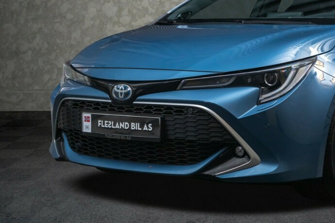 toyota-corolla-elektrisitetbensin-2019-big-3