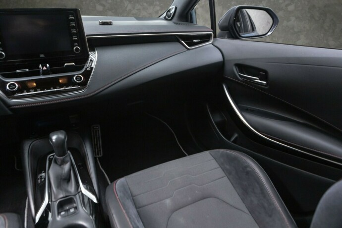 toyota-corolla-elektrisitetbensin-2019-big-25