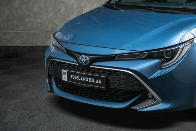toyota-corolla-elektrisitetbensin-2019-big-2