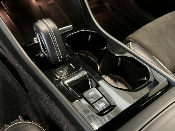 volvo-xc-40-diesel-2020-big-37