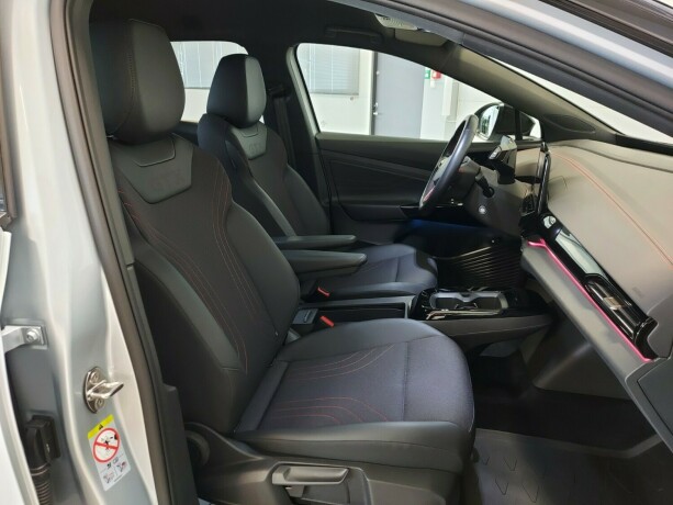 volkswagen-id4-gtx-elektrisitet-2024-big-25