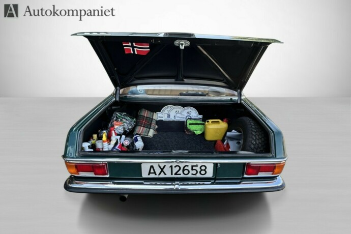 mercedes-benz-230-bensin-1971-big-14