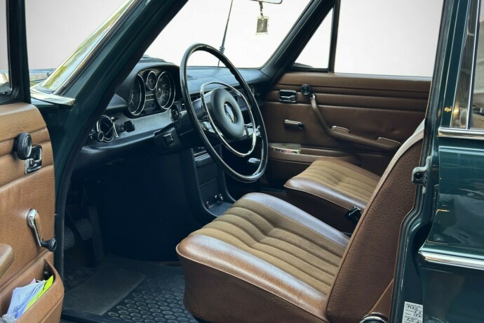 mercedes-benz-230-bensin-1971-big-16