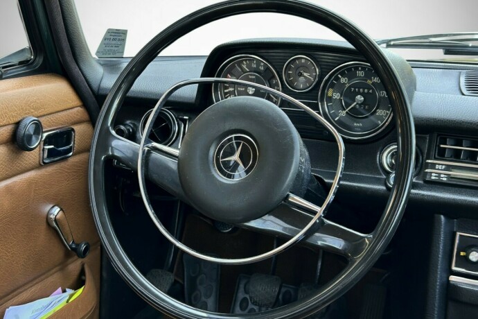 mercedes-benz-230-bensin-1971-big-10