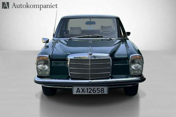 mercedes-benz-230-bensin-1971-big-6