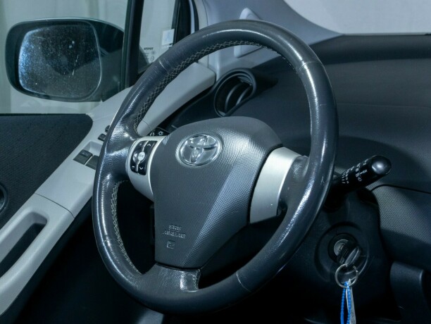 toyota-yaris-diesel-2007-big-15