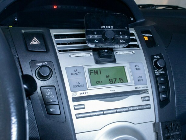 toyota-yaris-diesel-2007-big-27