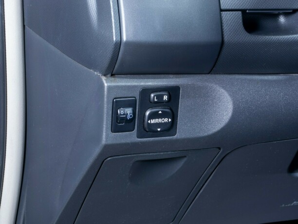 toyota-yaris-diesel-2007-big-21