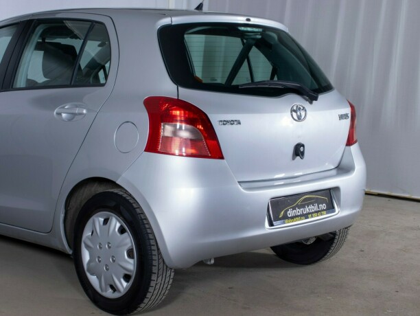 toyota-yaris-diesel-2007-big-8
