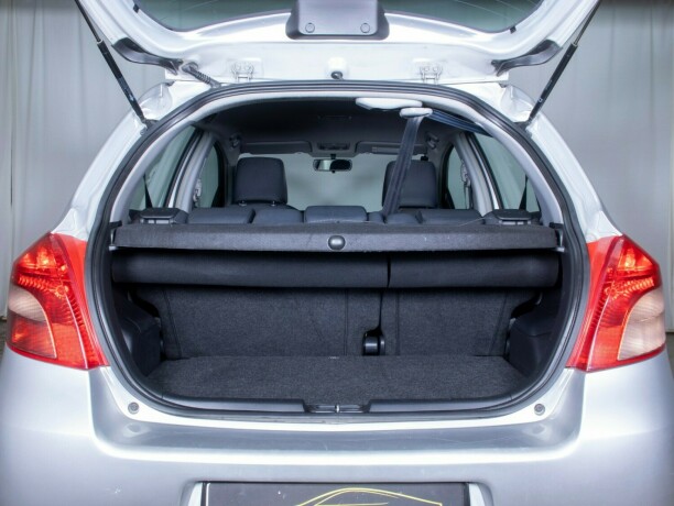 toyota-yaris-diesel-2007-big-10
