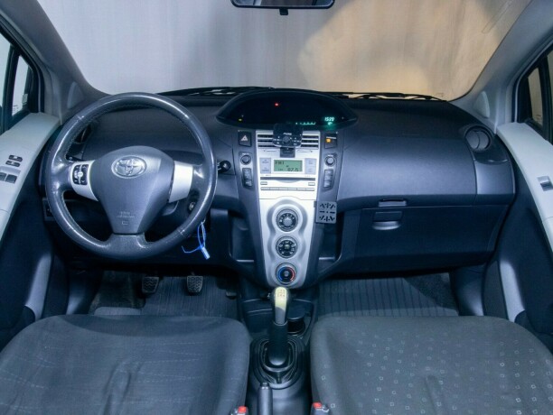 toyota-yaris-diesel-2007-big-32