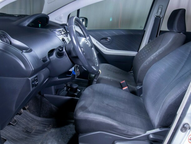 toyota-yaris-diesel-2007-big-34