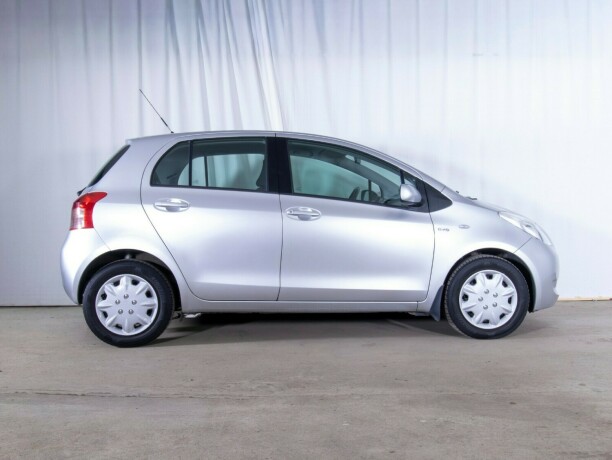 toyota-yaris-diesel-2007-big-5