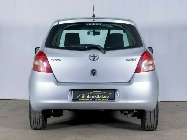 toyota-yaris-diesel-2007-big-7