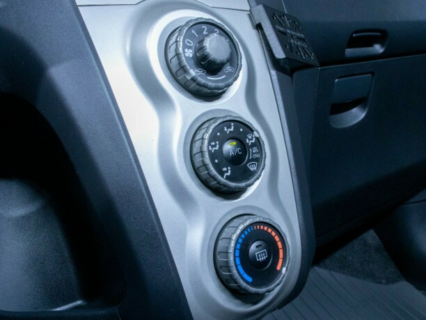 toyota-yaris-diesel-2007-big-28