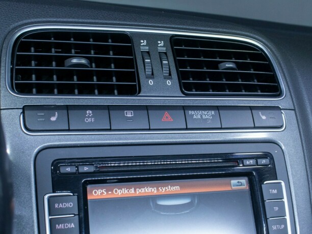 volkswagen-polo-diesel-2012-big-27
