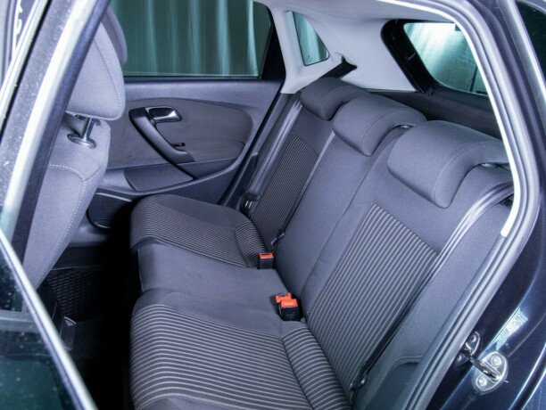 volkswagen-polo-diesel-2012-big-39