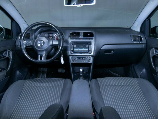 volkswagen-polo-diesel-2012-big-34